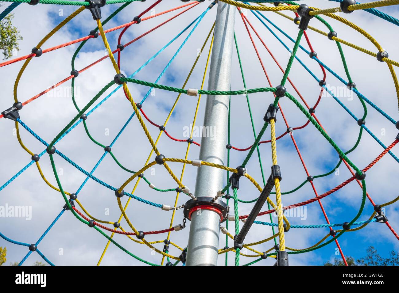 détail d'une structure faite avec des cordes pour jouer dans une aire de jeux pour enfants Banque D'Images