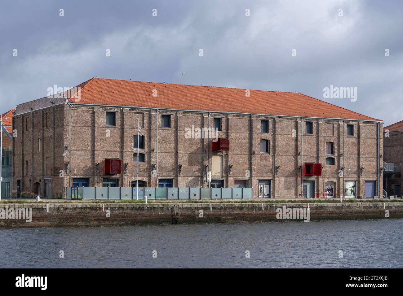 Le Havre, France - zone commerciale Vauban Docks dans un ancien bâtiment industriel en briques. Banque D'Images