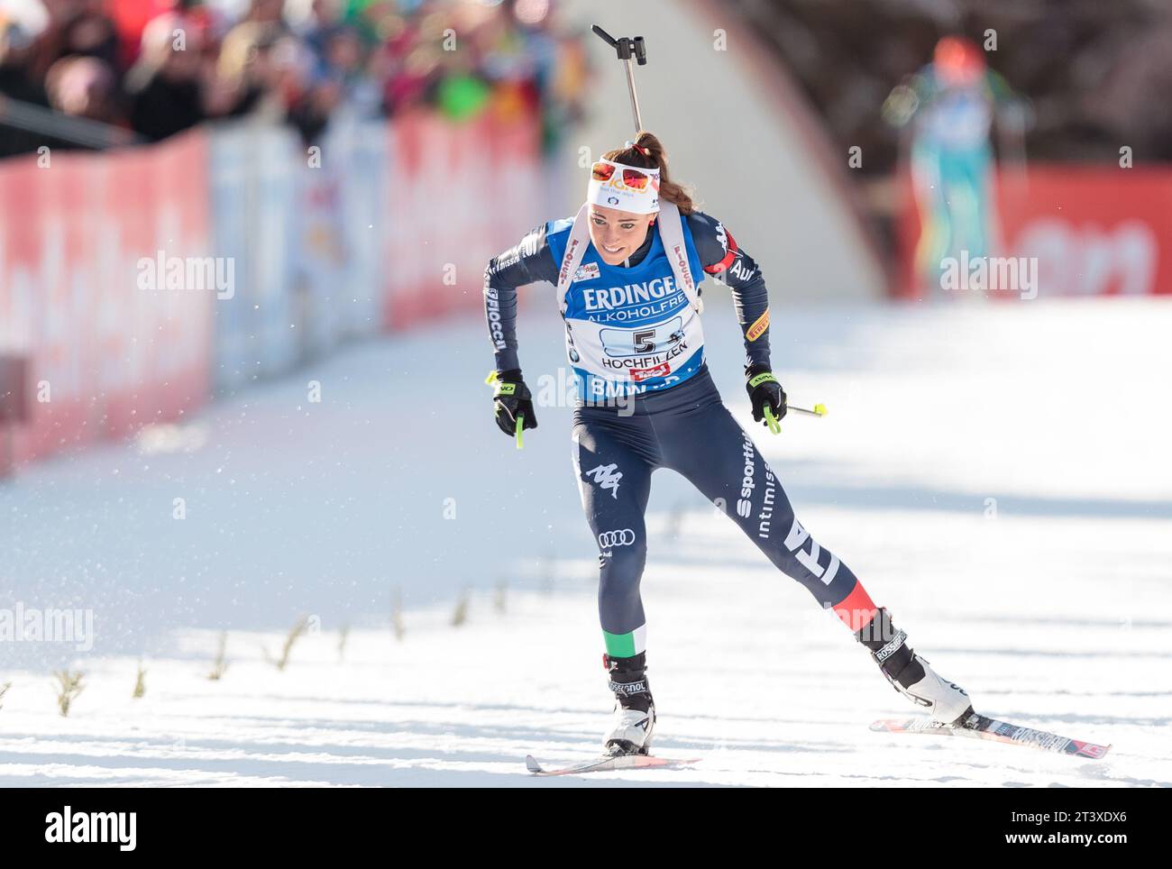Dorothea Wierer (ITA) Biathlon Welt Cup 10 KM Verfolgung der Frauen à Hochfilzen, Oesterreich am 12.12.2015 Banque D'Images