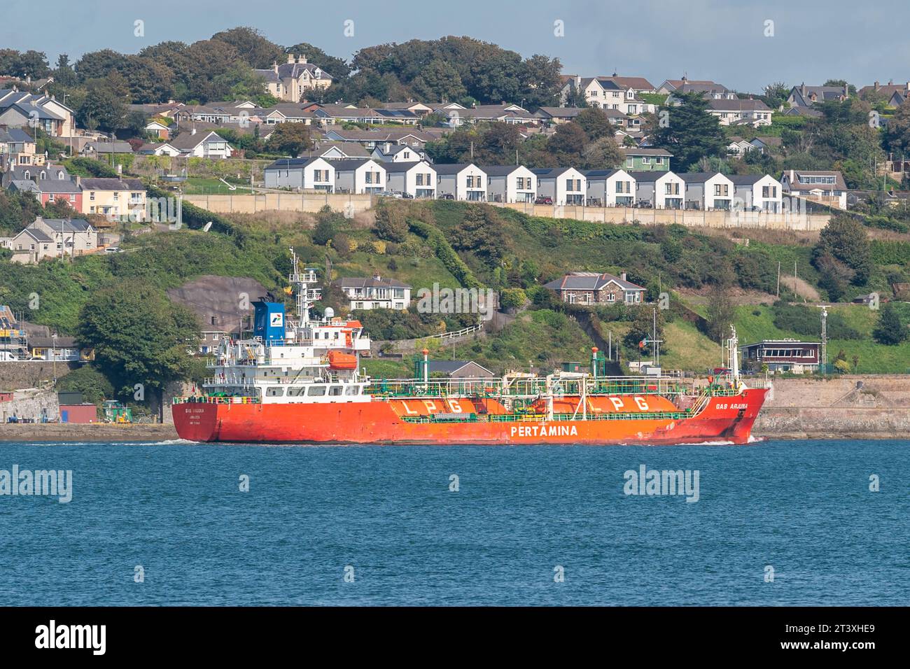 Le réservoir GPL 'Gas Arjuna' navigue à travers Cobh, Co. Cork, Irlande. Banque D'Images