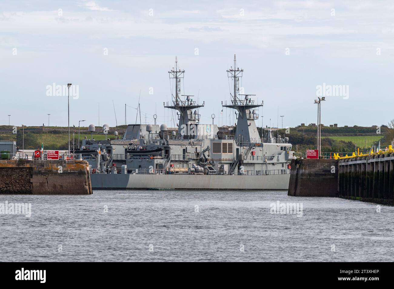 Navires de la marine irlandaise amarrés à la base navale de Haulbowline, Cobh, Co. Cork, Irlande. Banque D'Images