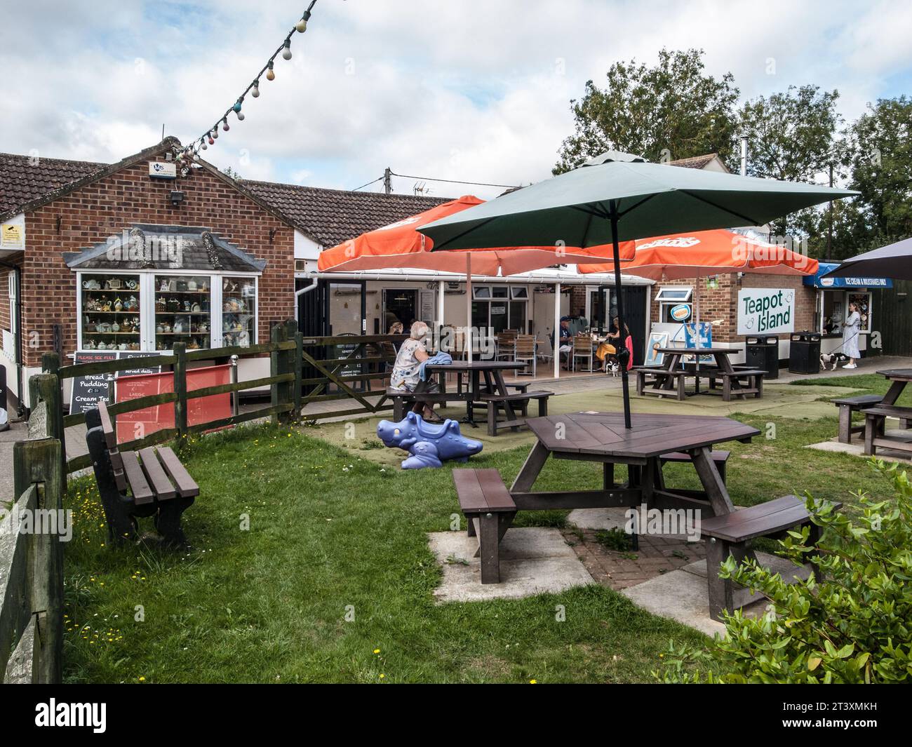 TEAPOT ISLAND - YALDING KENT ANGLETERRE - BRITISH CURIOSITY - BRITISH STYLE- THÉIÈRE © PHOTOGRAPHIE : F.BEAUMONT Banque D'Images