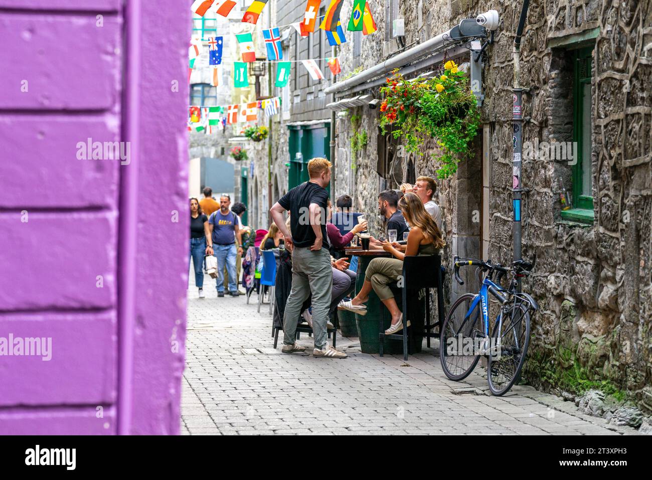 Quay Street Atmosphere, Galway, Irlande, Royaume-Uni. Banque D'Images