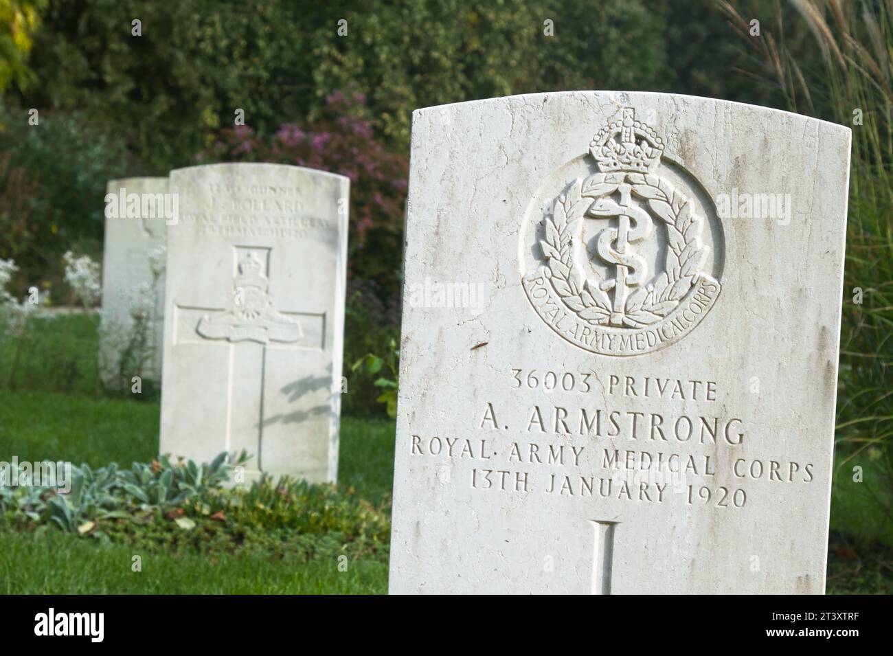 Pierres tombales de la première Guerre mondiale, de la Grande Guerre, de l'Armée de terre et de l'Armée de l'Air graves morts en mer au Hollybrook War Memorial à Southampton Cemetr Banque D'Images