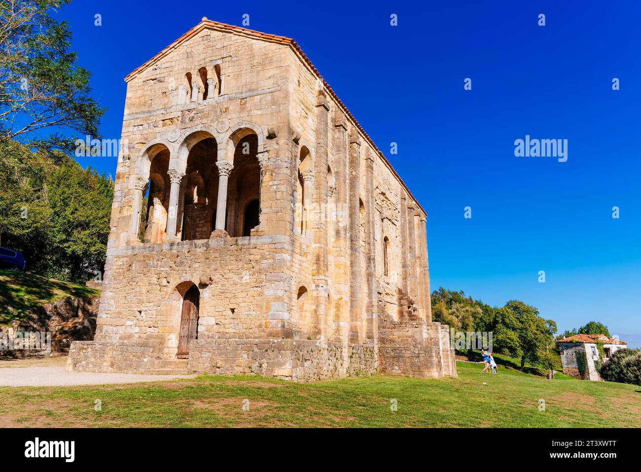 Église Sainte-Marie au Mont Naranco - Iglesia de Santa María del Naranco, est un bâtiment pré-roman asturien sur le versant du Mont Naranco. Ramiro I. Banque D'Images