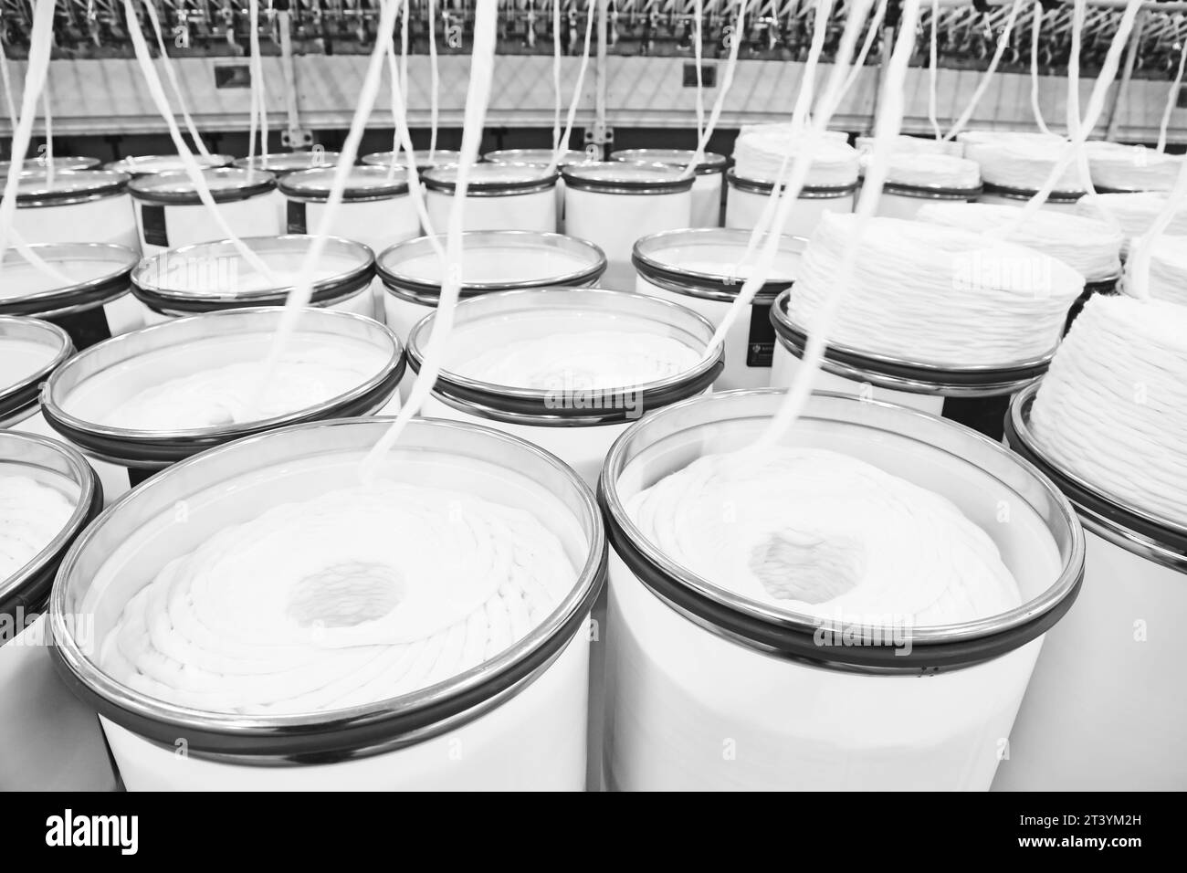 COMTÉ de LUANNAN - DÉCEMBRE 20 : l'atelier de production de coton peigné dans la ZeAo Spinning LTD., le 20 décembre 2013, comté de Luannan, province du hebei, C Banque D'Images