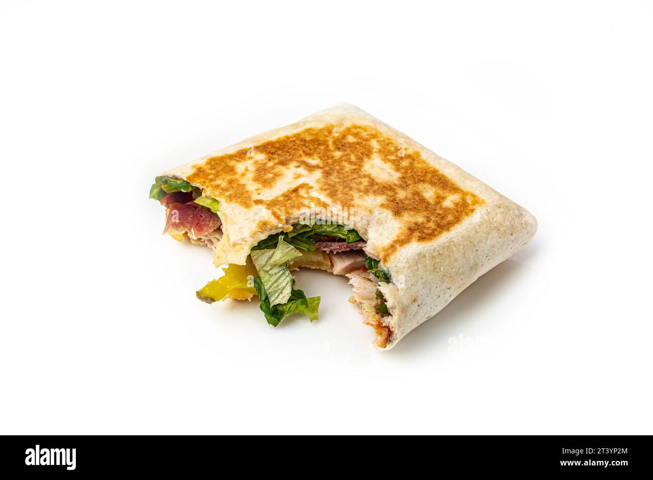 pita avec des légumes sur une assiette blanche Banque D'Images