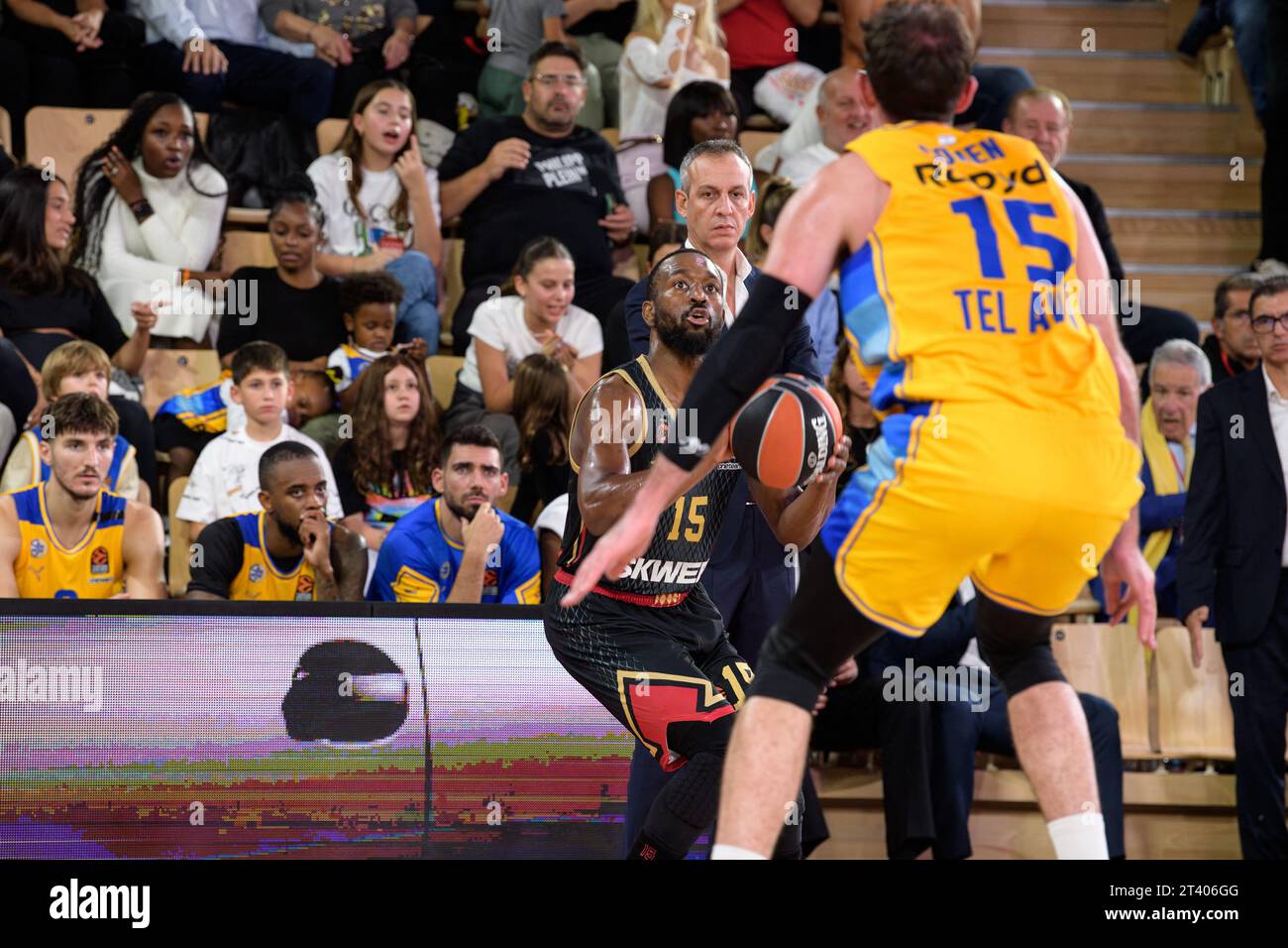 Monte Carlo, Monaco. 26 octobre 2023. Le joueur DE L'AS Monaco s'entraîne avant la cinquième manche de la saison Euroleague de Turkish Airlines entre L'AS Monaco et le Maccabi tel Aviv à Monte Carlo, Monaco le 20 octobre 2023. Photo de Laurent Coust/ABACAPRESS.COM crédit : Abaca Press/Alamy Live News Banque D'Images