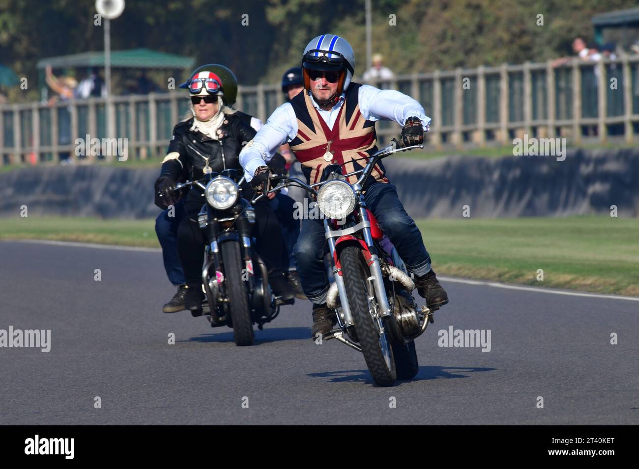 Rickman Metisse, Track Parade - Motorcycle Celebration, environ 200 vélos présentés dans les tours de parade du matin, y compris des tenues de side-car et trike à moteur Banque D'Images