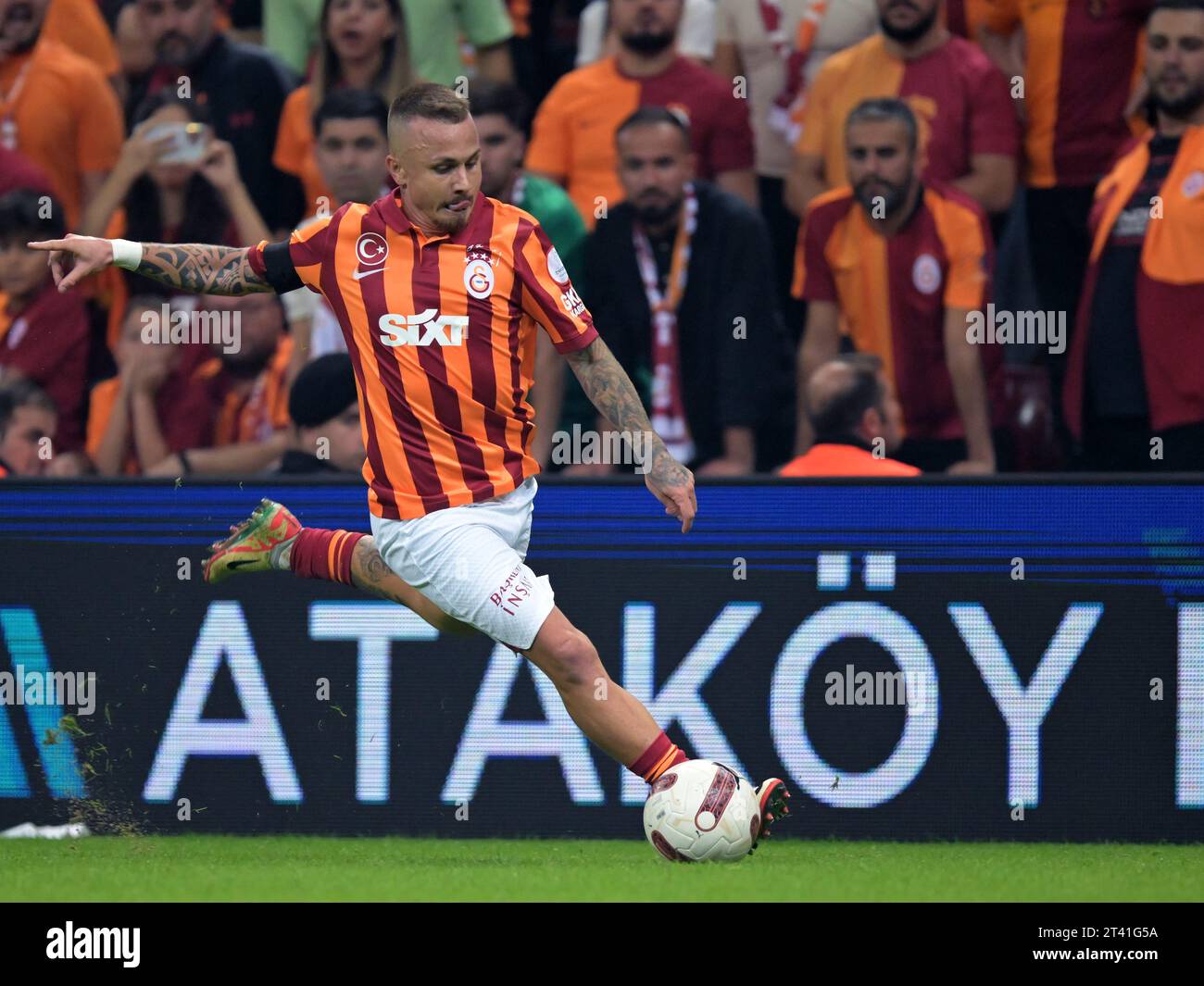 ISTANBUL - Angelino de Galatasaray lors du Super LIG turc entre Galatasaray AS et Besiktas AS au Rams Global Stadium le 21 octobre 2023 à Istanbul, Turquie. ANP | Hollandse Hoogte | GERRIT VAN COLOGNE Banque D'Images