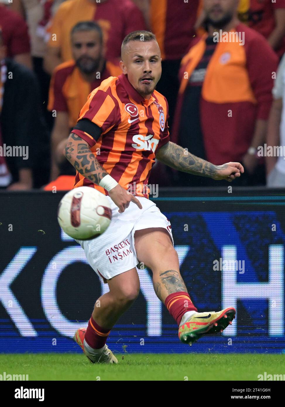 ISTANBUL - Angelino de Galatasaray lors du Super LIG turc entre Galatasaray AS et Besiktas AS au Rams Global Stadium le 21 octobre 2023 à Istanbul, Turquie. ANP | Hollandse Hoogte | GERRIT VAN COLOGNE Banque D'Images