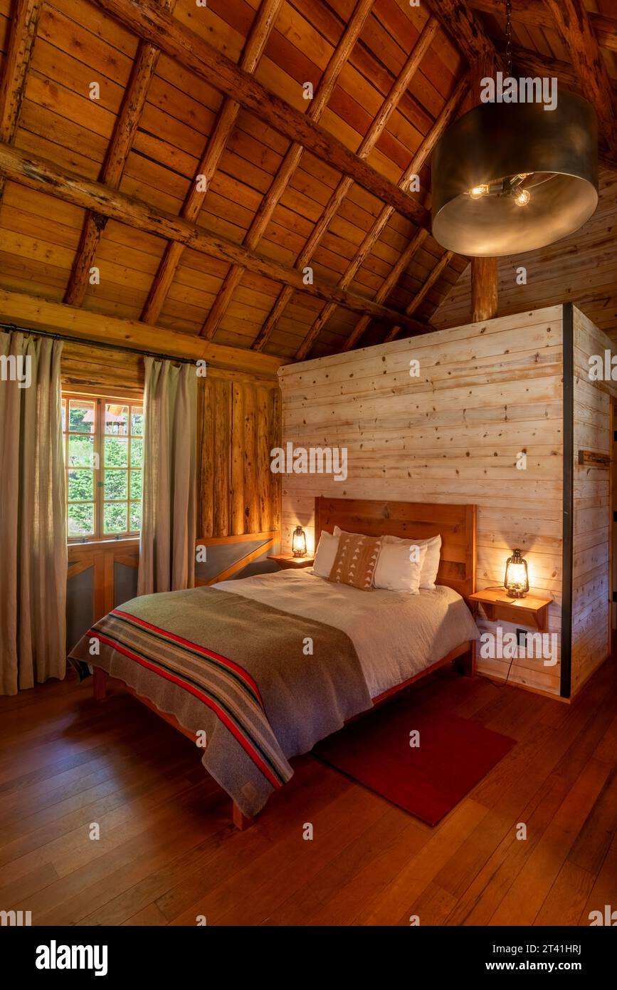 Intérieur de la cabine, Minam River Lodge, Oregon. Banque D'Images
