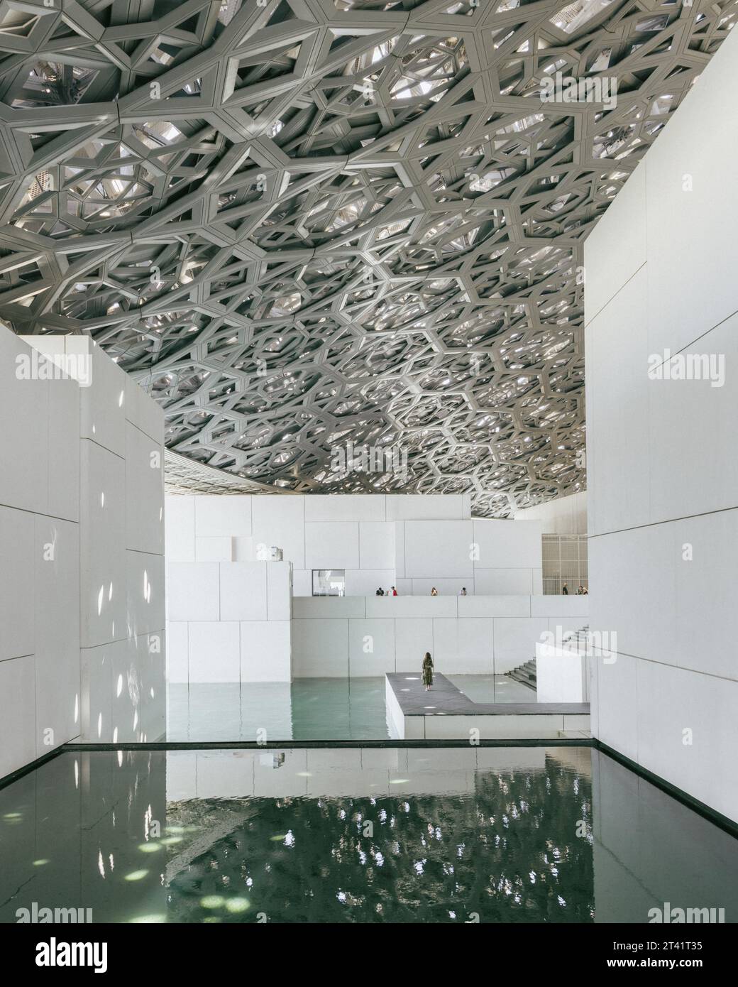 Intérieur du musée du Louvre Abu Dhabi Banque D'Images