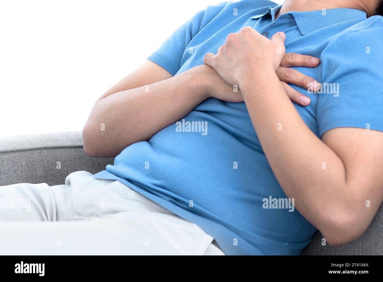 Homme avec douleur à la poitrine Banque D'Images