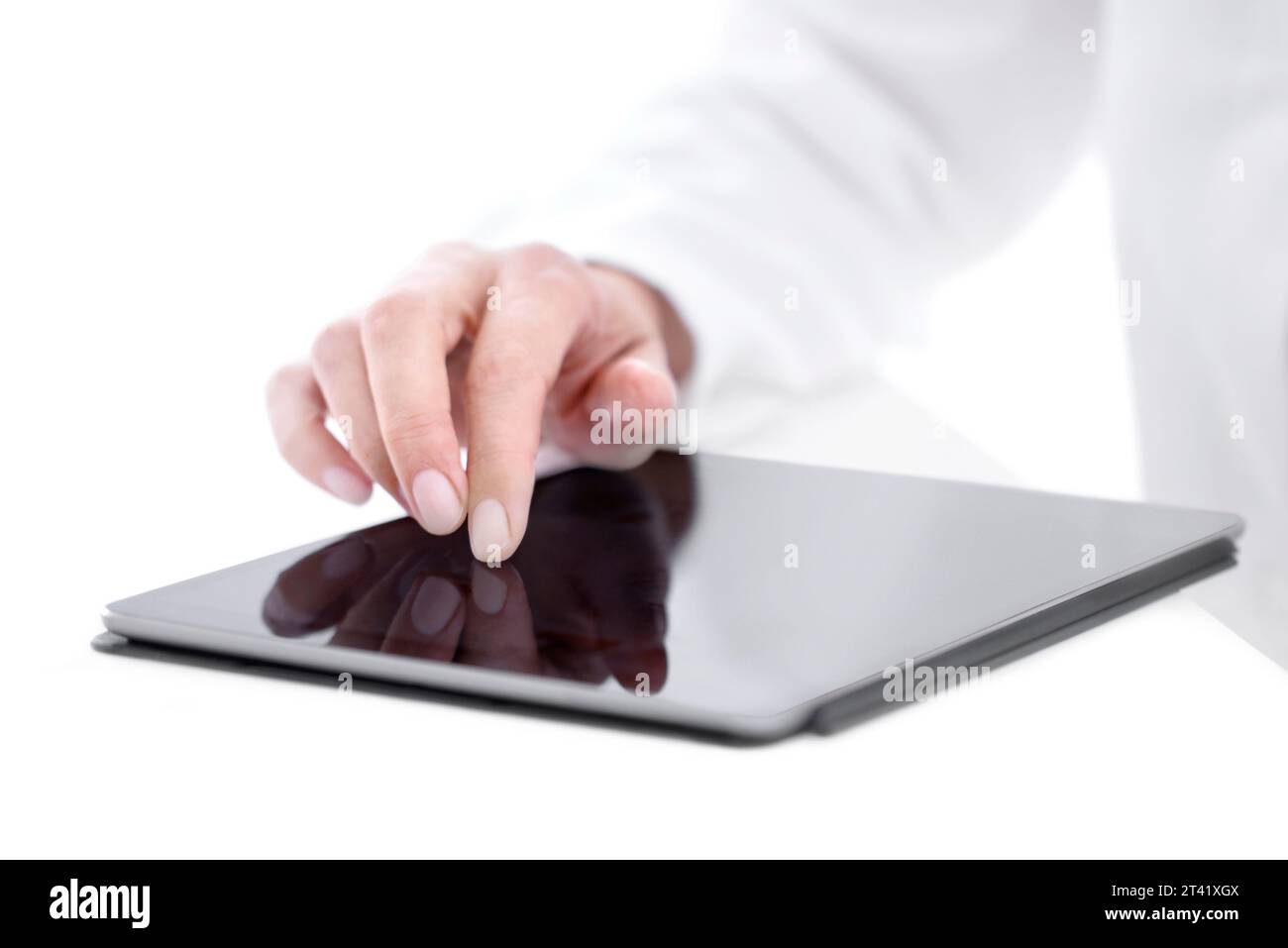 Doctor using digital tablet Banque D'Images