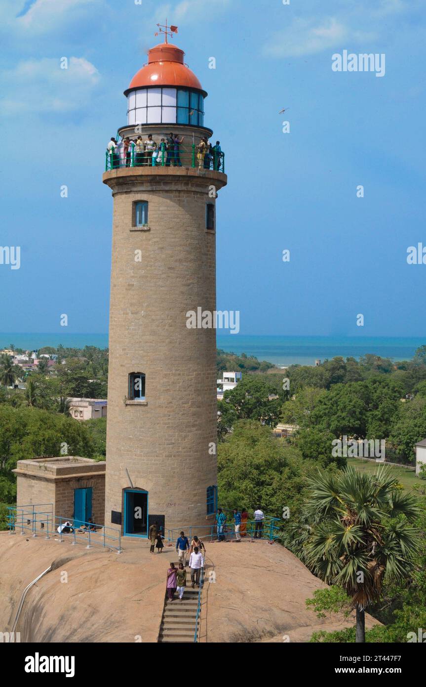 Phare de Mahabalipuram, Phare Mahabalipuram a été construit en 1900 et est de 26 mètres de haut.IT est un phare le plus connu dans l'Easte de l'Inde Banque D'Images