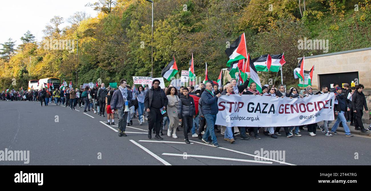 Edinburgh Mound, Écosse, Royaume-Uni. 28 octobre 2023. Manifestation de solidarité palestinienne et marche vers l'ambassade américaine. Crédit : Archwhite/alamy Live News. Banque D'Images