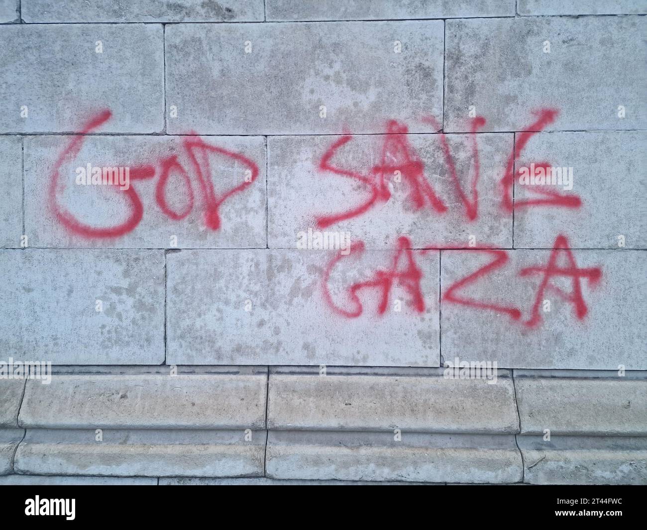 Graffiti sur le Field Marshal Earl Haig Memorial à la suite d'une marche pro-Palestine organisée par Palestine Solidarity Campaign dans le centre de Londres. Date de la photo : Samedi 28 octobre 2023. Banque D'Images