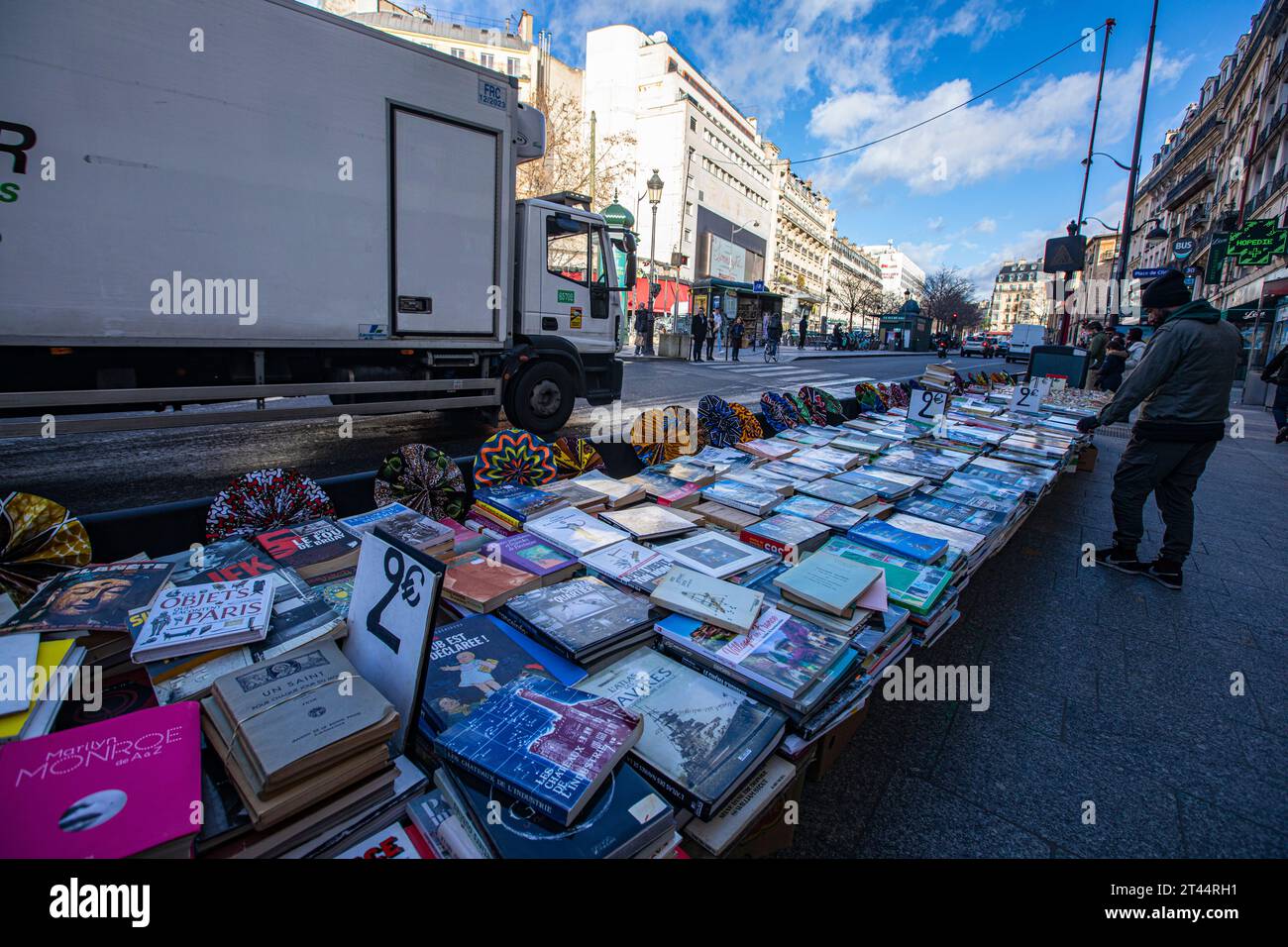 Paris, France. Une librairie sur le sentier à Paris, France. Banque D'Images