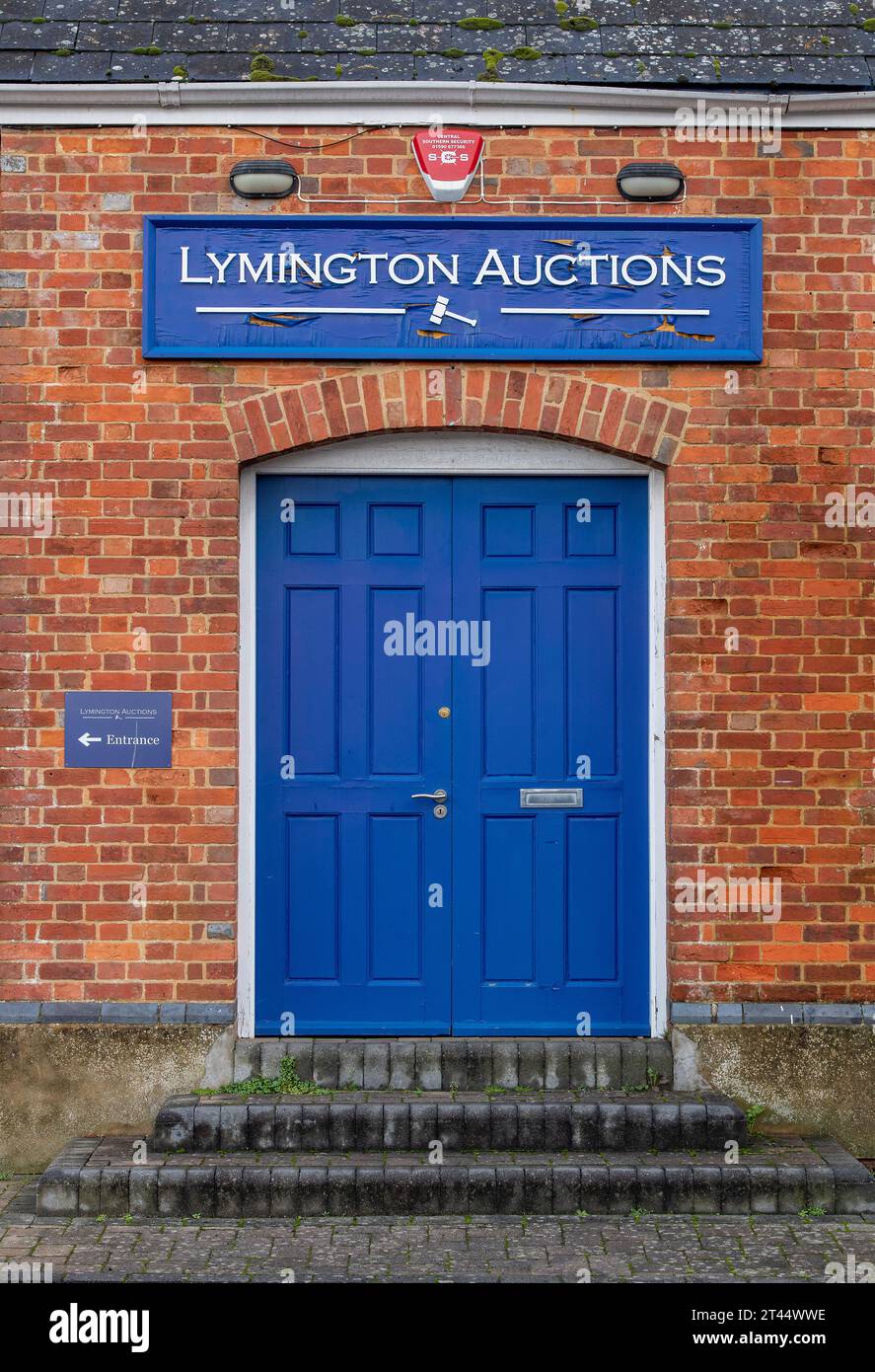 porte d'entrée de la maison de vente aux enchères de lymington dans la nouvelle forêt hampshire royaume-uni Banque D'Images