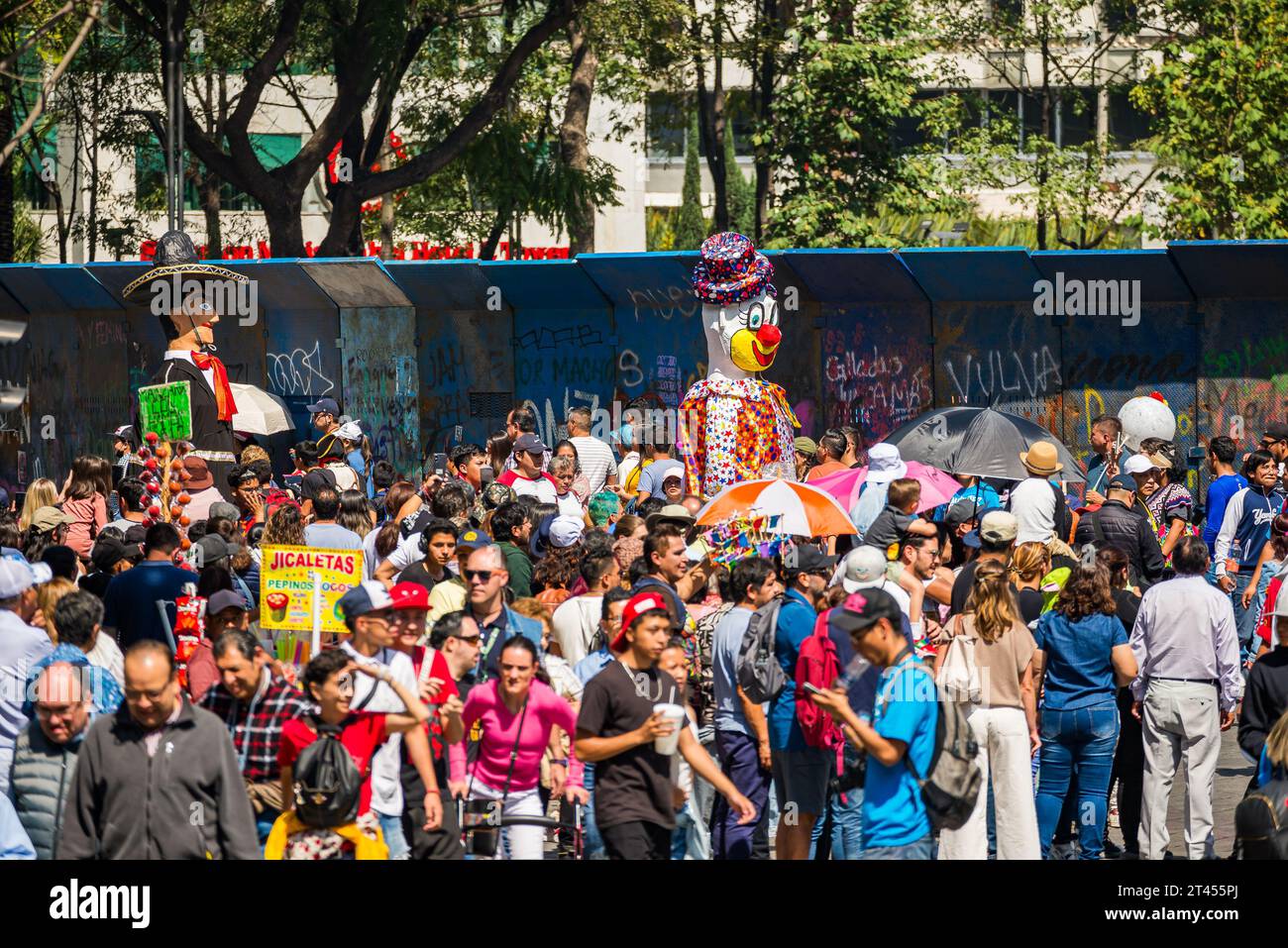 Mexico, Mexique - 21 octobre 2023. Alebrijes parade - 'Desfile de Alebrijes' pendant le festival Journée des morts, Dia de los muertos Banque D'Images