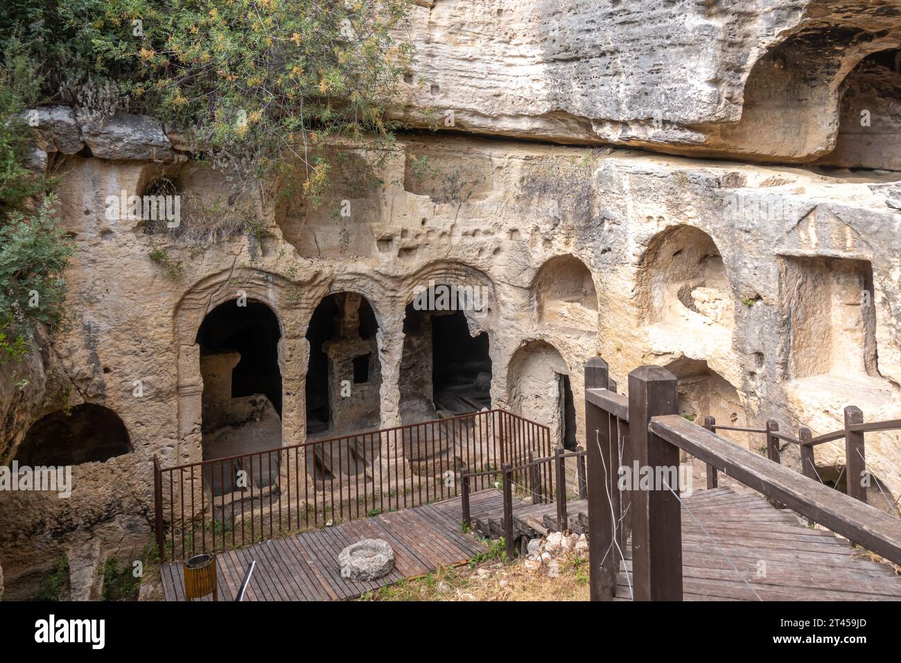 Grotte Besikli, Cradle Cave, point de repère à Hatay, Turquie. Construit au 1e siècle av. J.-C., l'ancien réseau romain de grottes protégeait contre les inondations Banque D'Images