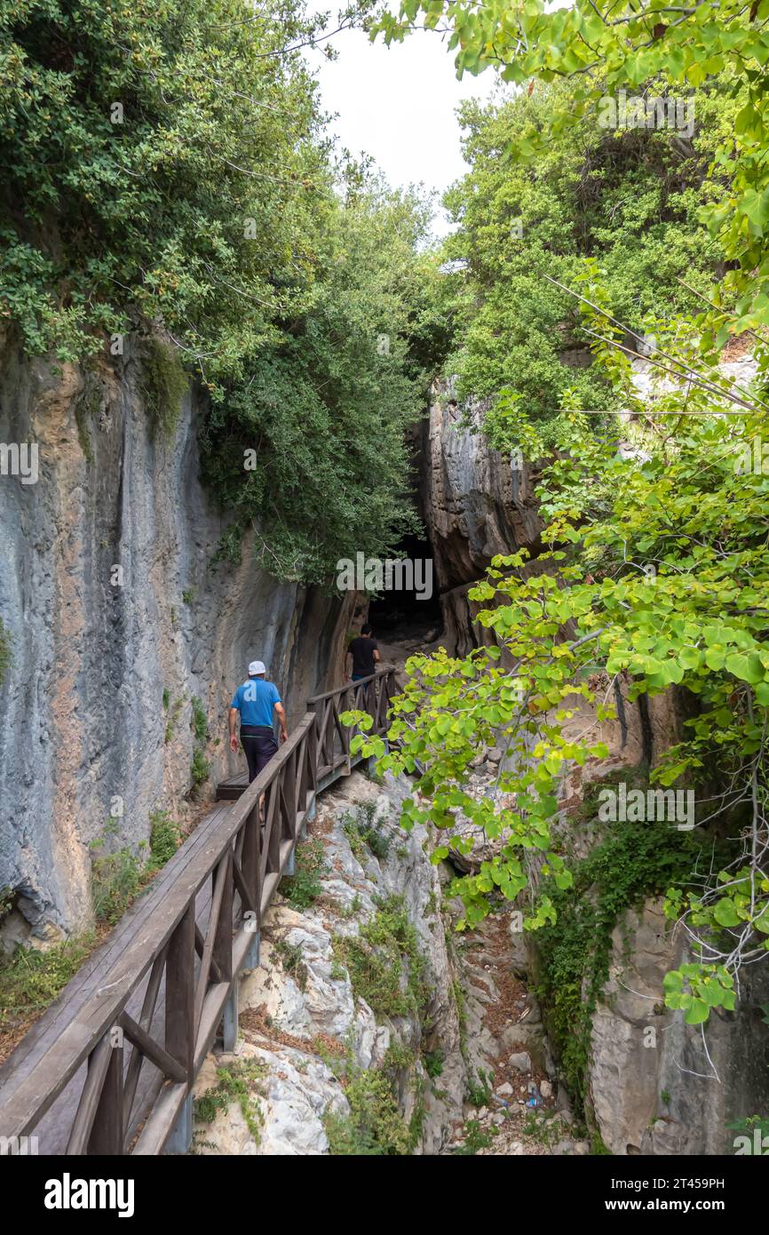 Tunnel Vespasianus Titus, un ancien tunnel d'eau construit pour la ville de Seleucia Pieria, Antioche, dans les 1e et 2e cc après JC Banque D'Images