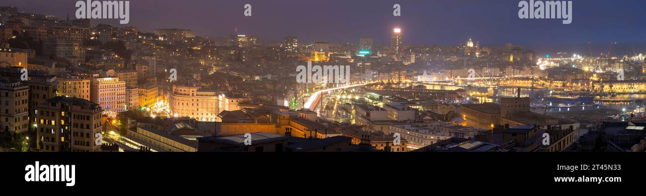 Le panorama de Gênes au crépuscule du soir. Banque D'Images
