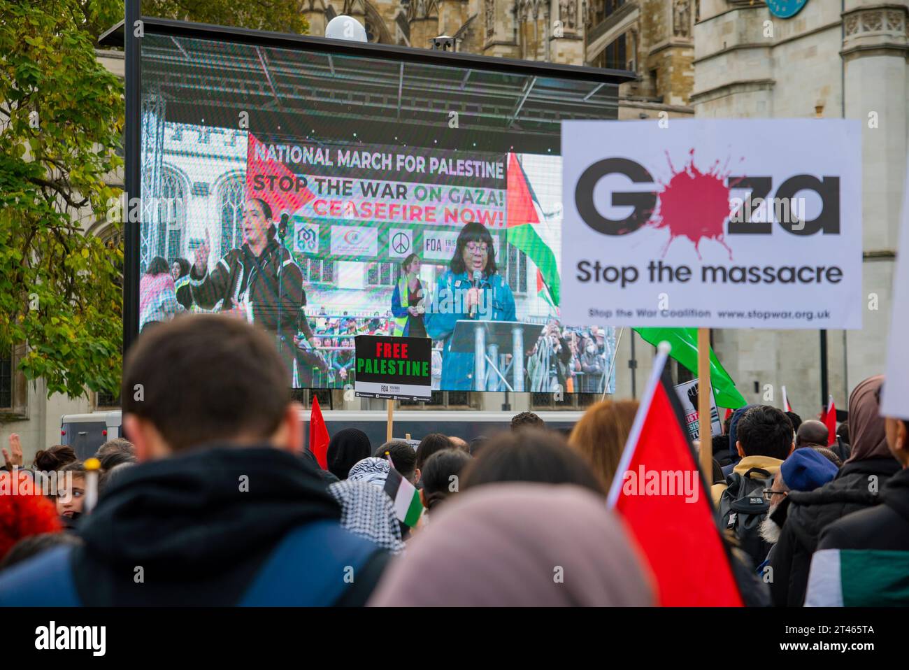 Londres, Royaume-Uni - 28 octobre 2023 : marche pro-Palestine organisée par les amis d'Al-Aqsa dans le centre de Londres en solidarité avec Gaza. Banque D'Images