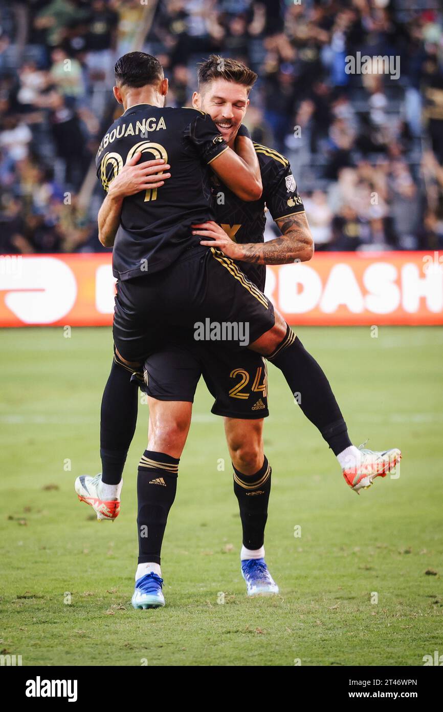 28 octobre 2023 ; Los Angeles, CA, États-Unis ; Ryan Hollinshead (24 ans), défenseur du Los Angeles FC, célèbre après avoir marqué un but contre les Whitecaps de Vancouver dans le match un dans un match de la première ronde des éliminatoires de la Coupe MLS 2023 au stade BMO (Ariel Fox/image of Sport) Banque D'Images