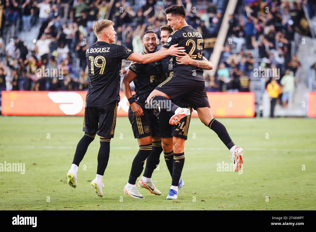 28 octobre 2023 ; Los Angeles, CA, États-Unis ; Ryan Hollinshead (24 ans), défenseur du Los Angeles FC, célèbre après avoir marqué un but contre les Whitecaps de Vancouver dans le match un dans un match de la première ronde des éliminatoires de la Coupe MLS 2023 au stade BMO (Ariel Fox/image of Sport) Banque D'Images