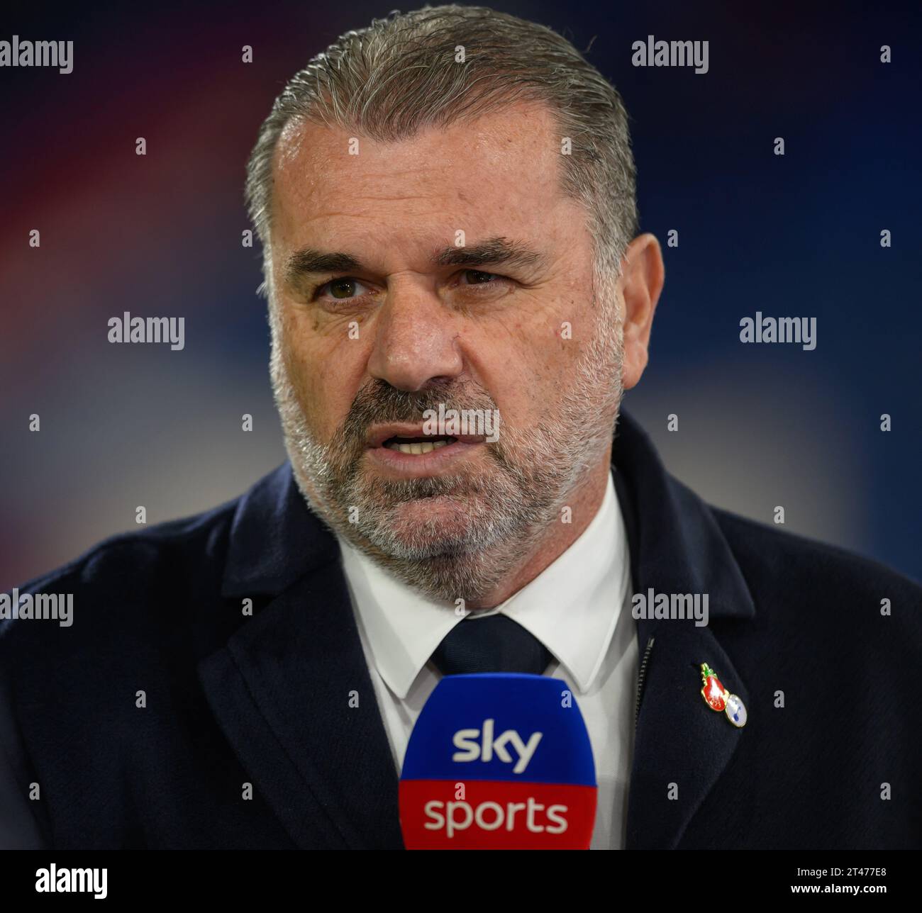 Londres, Royaume-Uni. 23 octobre 2023 - Tottenham Hotspur - Fulham - Premier League - Tottenham Hotspur Stadium. Tottenham Hotspur Manager Ange Postecoglou pendant le match contre Fulham. Crédit photo : Mark pain / Alamy Live News Banque D'Images