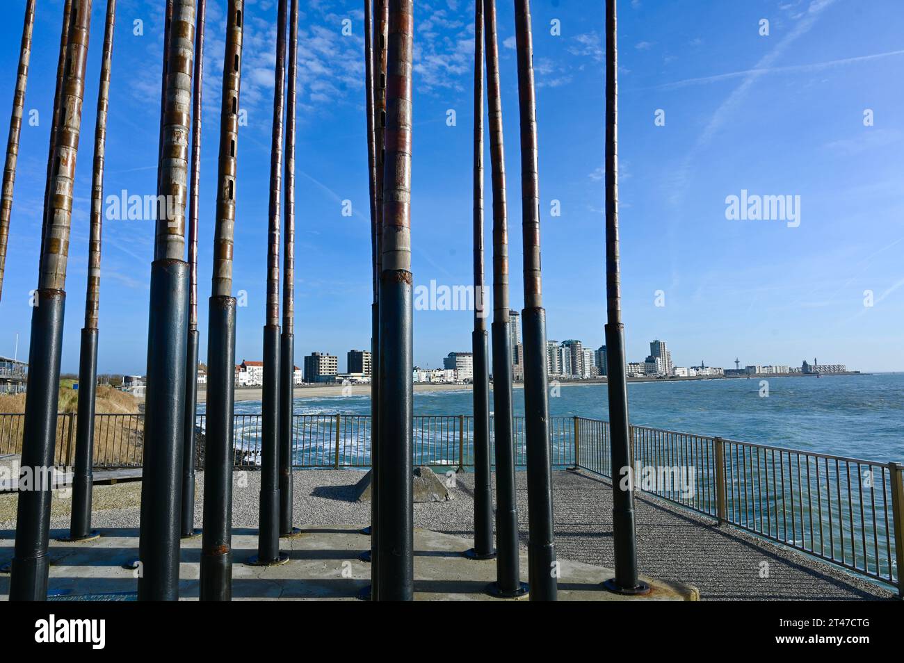 L'orgue à vent du monde à Vlissingen est une sculpture sonore composée de tubes de bambou placés verticalement dans lesquels des trous ont été faits Banque D'Images