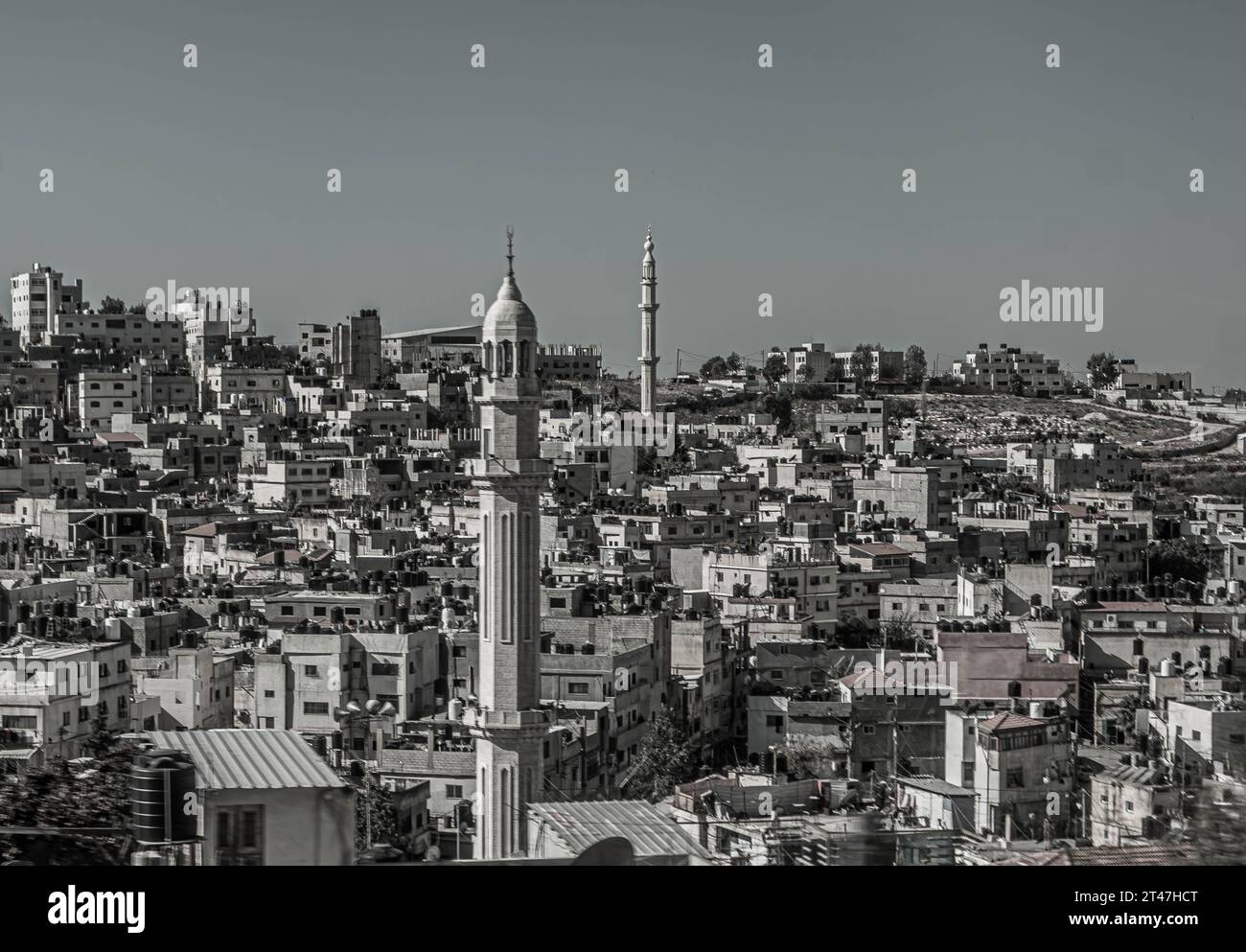 Le paysage urbain, les bâtiments, les toits et les minarets de mosquée, à Ramallah, la capitale de la Cisjordanie palestinienne. Banque D'Images