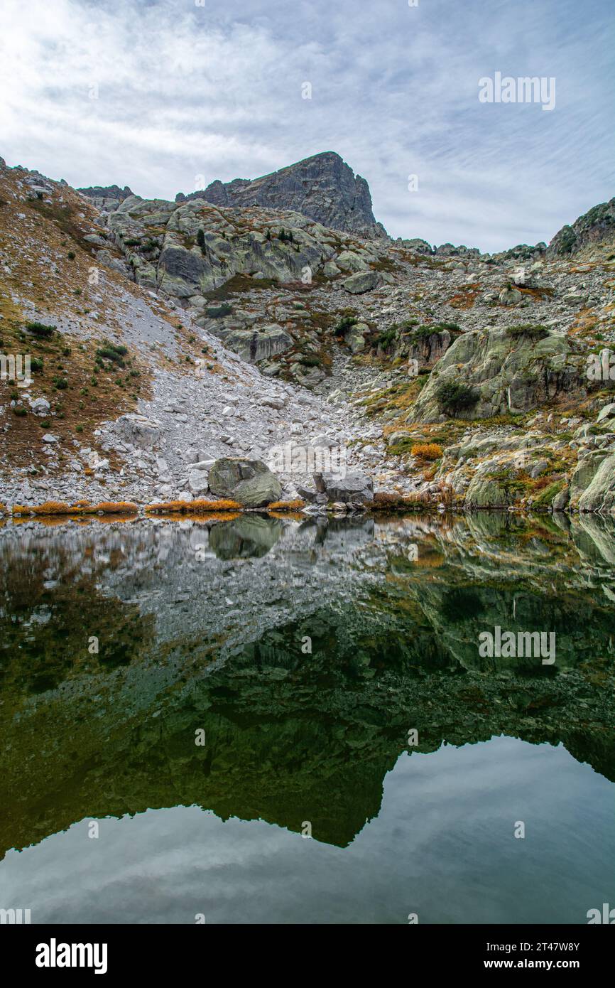 Dans la vallée de Vermenagna, dans le parc des Alpes Maritimes, une vallée suggestive immergée dans la nature la plus sauvage Banque D'Images