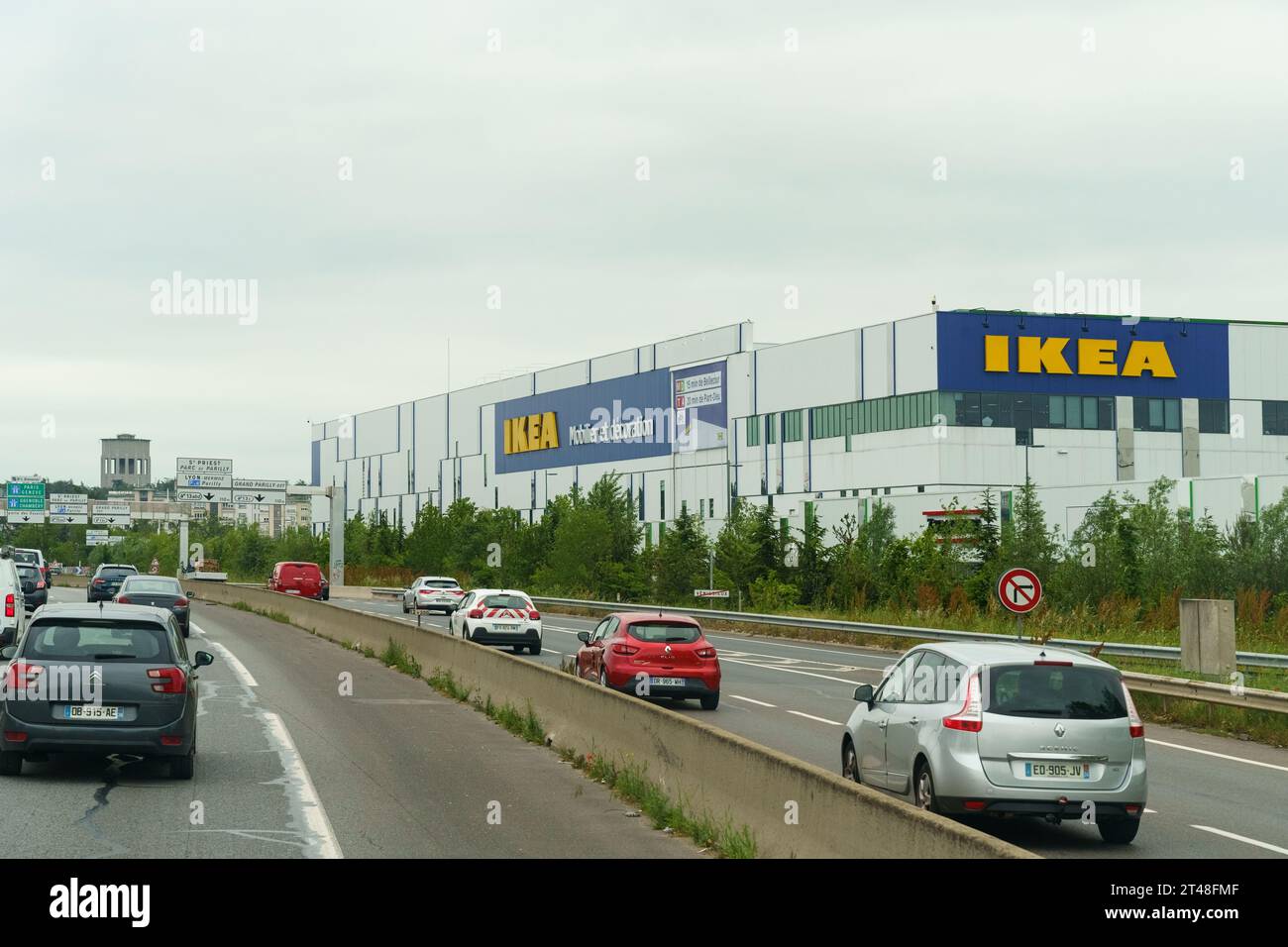 Lyon, France - 16 mai 2023 : magasin IKEA, grande enseigne. Entreprise suédoise, magasin de meubles et articles ménagers à Lyon. Banque D'Images