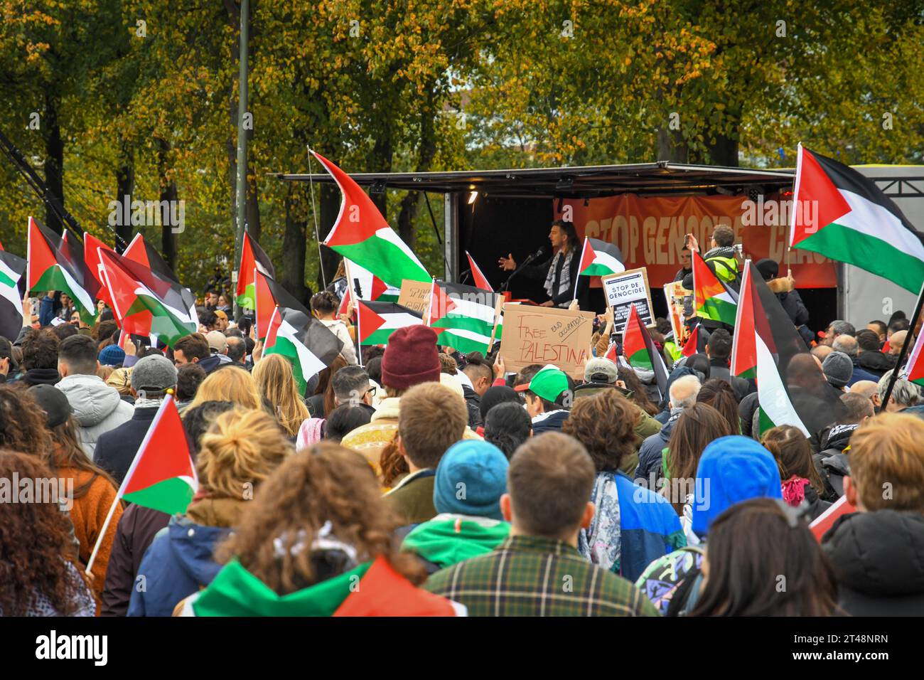 La Haye, pays-Bas. 29 octobre 2023. La Haye, pays-Bas, 29 octobre 2023.quelques milliers de personnes ont protesté pour une Palestine libre et contre la guerre à Gaza. Crédit : Pmvfoto/Alamy Live News Banque D'Images