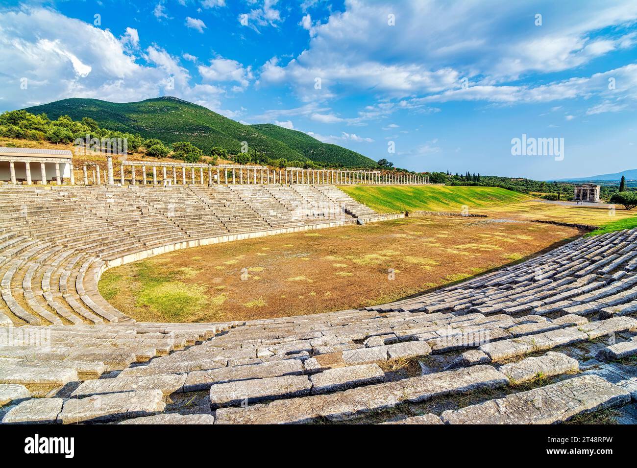 Stade grec ancien dans Messini antique en Grèce. Messini antique a été fondée en 371 av. J.-C. après que le général thébain Epaminondas ait vaincu Sparte à la Banque D'Images