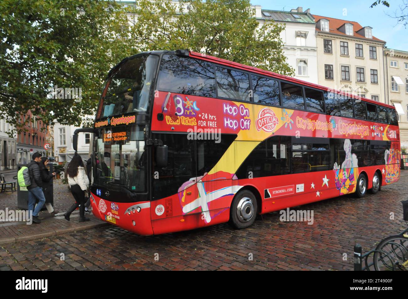 Copenhague, Danemark /29 octobre. 2023/. Les voyageurs qui visitent les canaux en bateau à copenhague et sautent dans le bus à arrêts multiples pour soupirer à Copenhague. Photo.Francis Joseph Dean/Dean Pictures crédit : Imago/Alamy Live News Banque D'Images