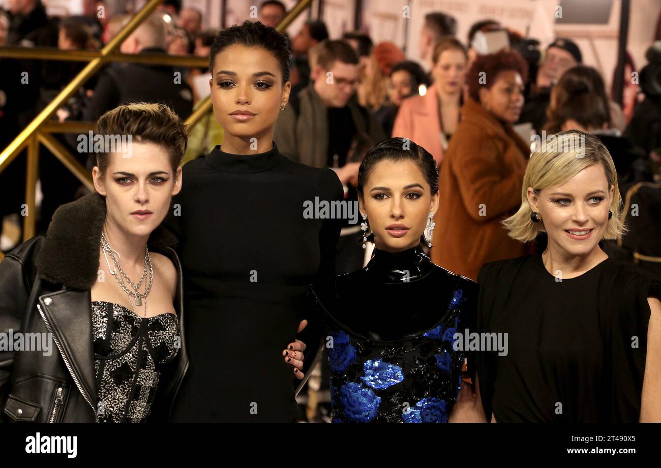 Kristen Stewart, Ella Balinska, Naomi Scott et la réalisatrice Elizabeth Banks assistent à la première britannique des Charlies Angels au Curzon Mayfair à Londres. Banque D'Images