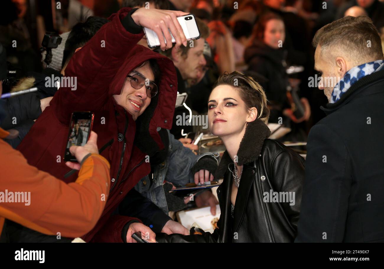 Kristen Stewart assiste à la première britannique des Charlies Angels au Curzon Mayfair à Londres. Banque D'Images