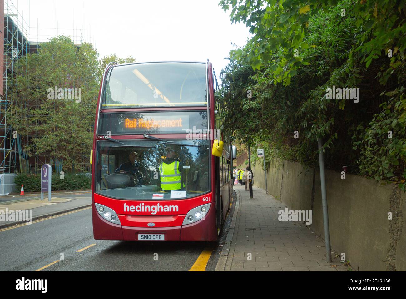 Rail Replacement bus garé prêt pour le service à Chelmsford, Essex, Grande-Bretagne.. Rail les bus de remplacement ont été monnaie courante pendant les périodes d'ingénierie Banque D'Images