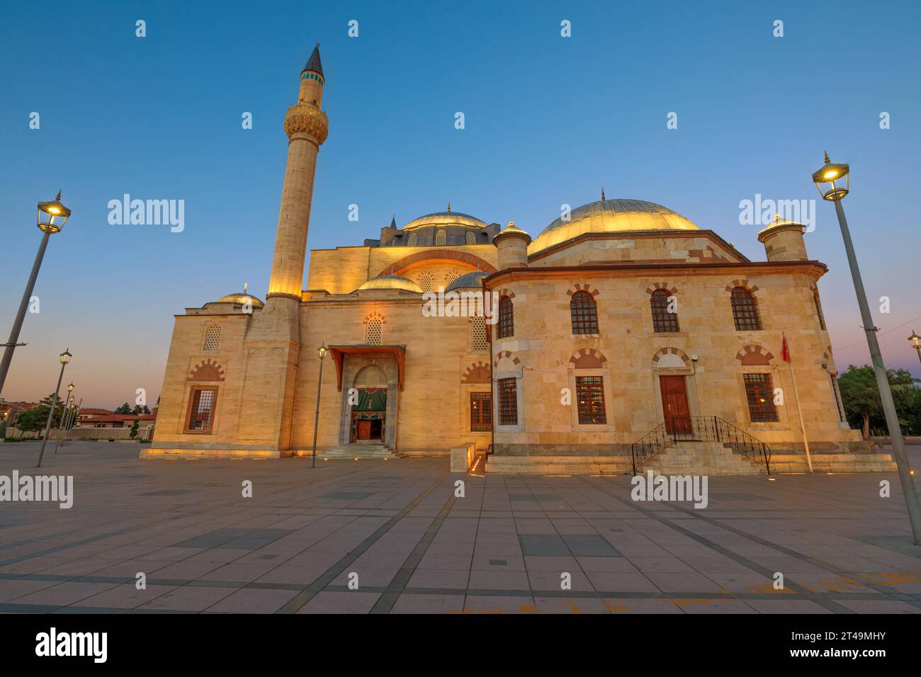 L'extérieur de la mosquée Selimiye présente le style architectural ottoman classique, avec des dômes gracieux et d'imposants minarets qui atteignent le ciel Banque D'Images