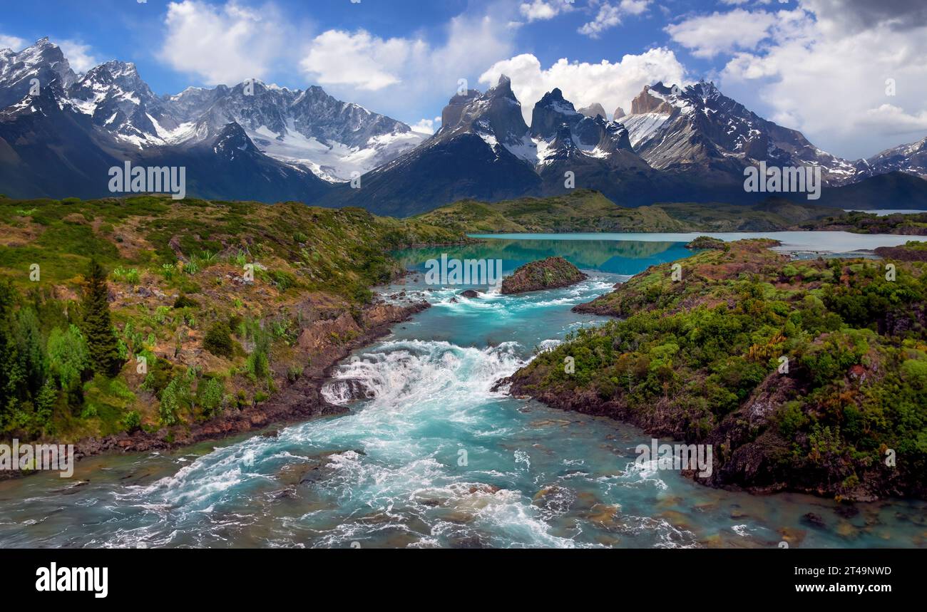 Paysage pittoresque dans le parc national Torres Del Paine en Patagonie, au sud du Chili, en Amérique du Sud. Banque D'Images