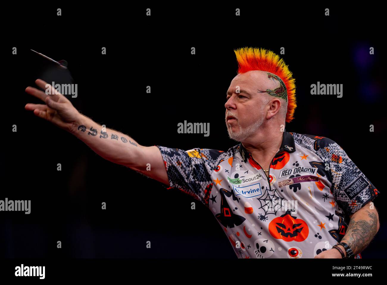 Dortmund, Allemagne. 29 octobre 2023. Fléchettes : European Championship, final Day, final : P. Wright - J. Wade : Peter Wright lance une fléchette. Crédit : David Inderlied/dpa/Alamy Live News Banque D'Images