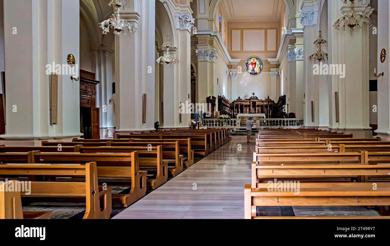 L'intérieur de la cathédrale de Brindisi, en Italie également connu sous le nom de St. Église Jean-Baptiste.. Banque D'Images
