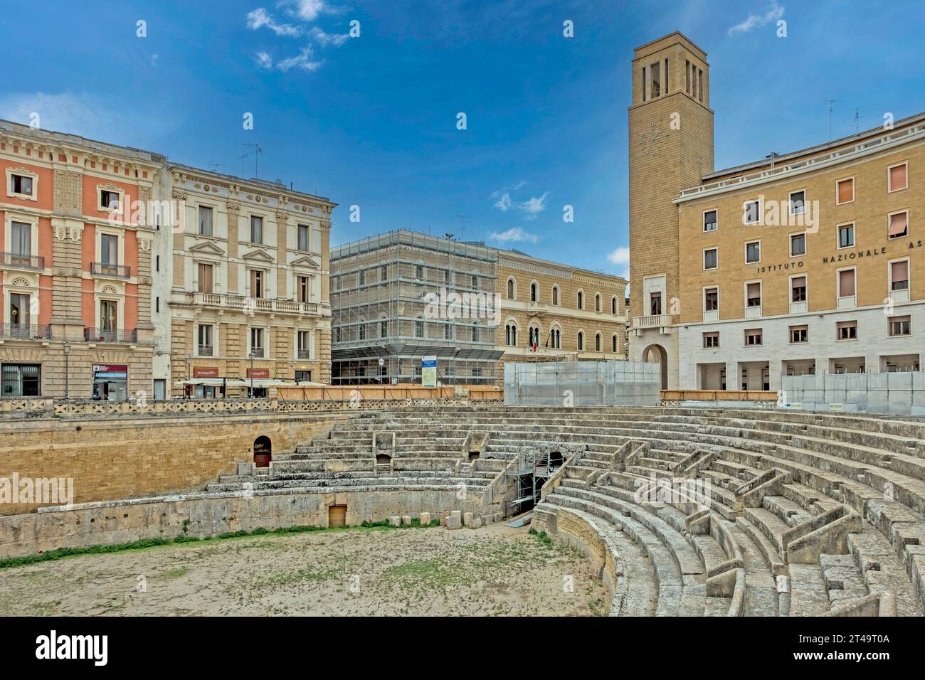 L'amphithéâtre romain de Lecce, Italie. Découvert seulement en 1901, le théâtre est encore utilisé pour des événements publics. Banque D'Images