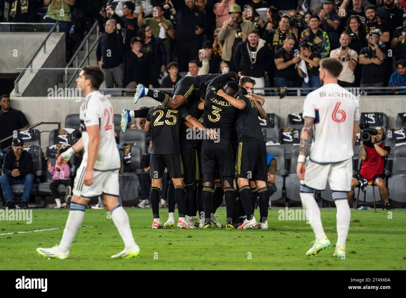Le LAFC célèbre un but lors du match 1 de la première ronde des séries éliminatoires de la MLS contre les Whitecaps de Vancouver, le samedi 28 octobre 2023, au Stade BMO Banque D'Images Le LAFC célèbre un but lors du match 1 de la première ronde des séries éliminatoires de la MLS contre les Whitecaps de Vancouver, le samedi 28 octobre 2023, au Stade BMO Banque D'Images