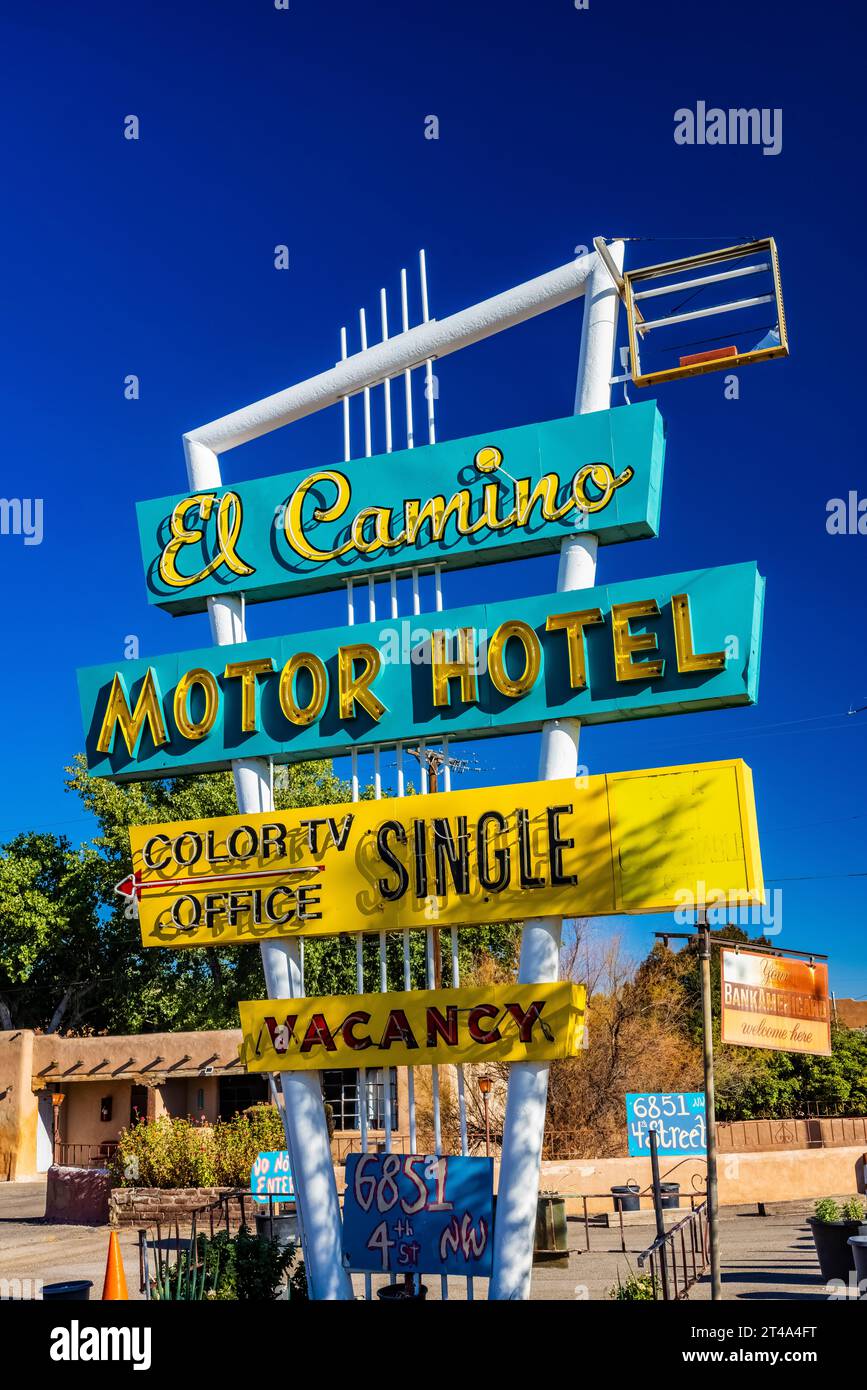 El Camino Motor Hotel le long de la route 66 à Albuquerque, Nouveau-Mexique, États-Unis [pas d'autorisation de l'établissement ; licence éditoriale uniquement] Banque D'Images