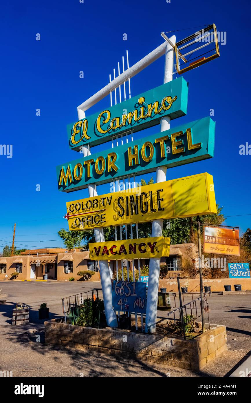 El Camino Motor Hotel le long de la route 66 à Albuquerque, Nouveau-Mexique, États-Unis [pas d'autorisation de l'établissement ; licence éditoriale uniquement] Banque D'Images